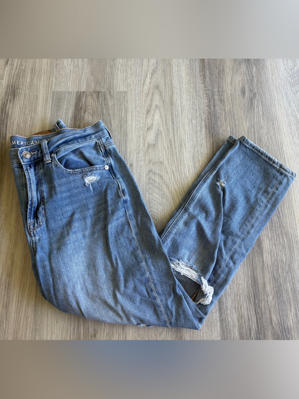 American Eagle Outfitters Women's Medium Blue Straight Leg Mom Jeans